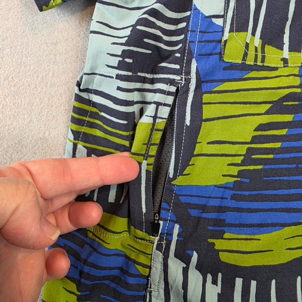 REI Co-op‎ Sahara Short Sleeve Shirt Quick Dry Womens Medium Blue Green Abstract - Picture 2 of 9
